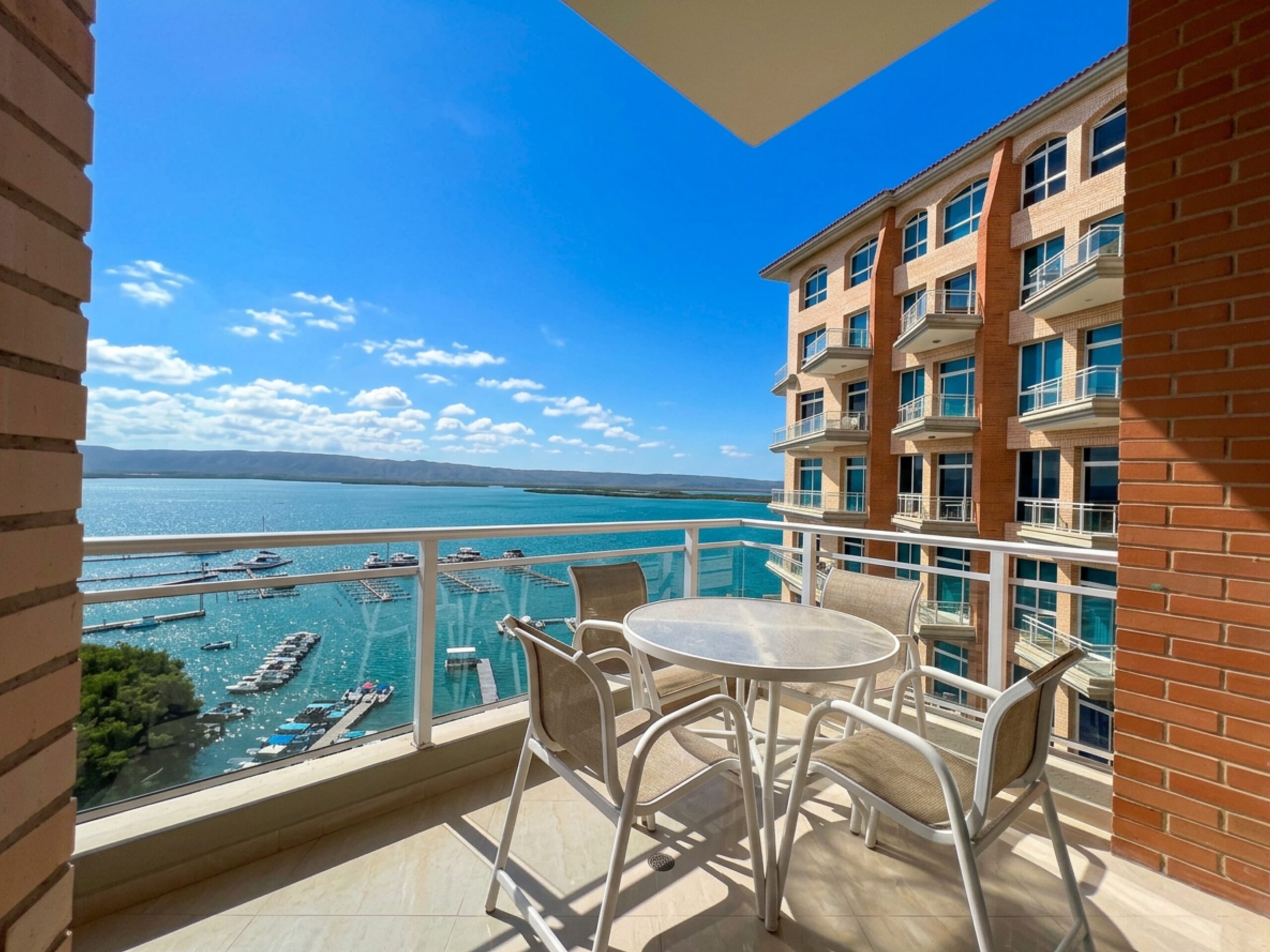 SraSayiraBalcon-78